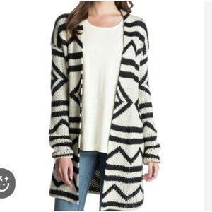 ROXY Open Front Chunky Cardigan Sweater in Black/White Aztec.